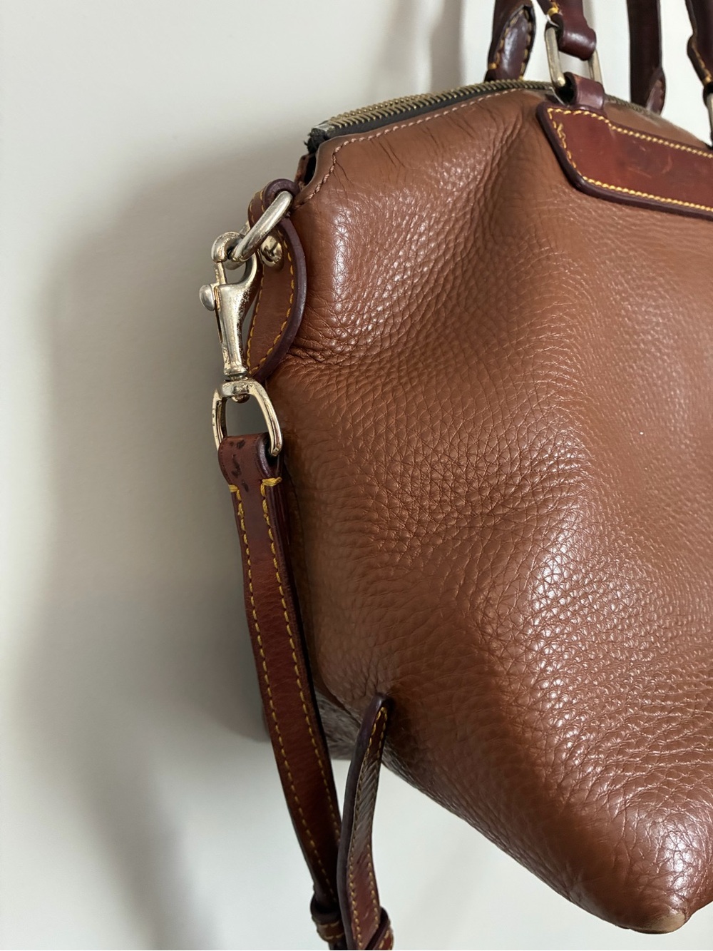 Vintage Dooney & Bourke Genuine Florentine Vachetta Leather Crossbody J0872669 - Picture 10 of 15